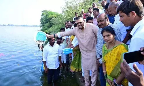 Mynampally के विधायक रोहित राव ने मछुआरों के आर्थिक विकास और रोजगार पर ध्यान केंद्रित किया