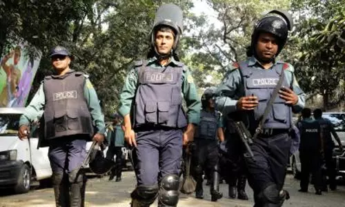 Bangladesh ने पाकिस्तान से आए कंटेनर में अफीम के बीज जब्त किए