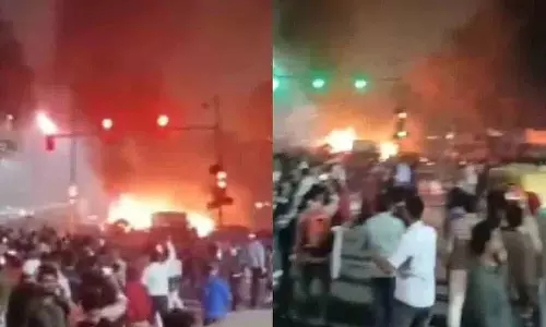 लाल किले के पास कार में विस्फोट की खबर, Delhi में हाई अलर्ट