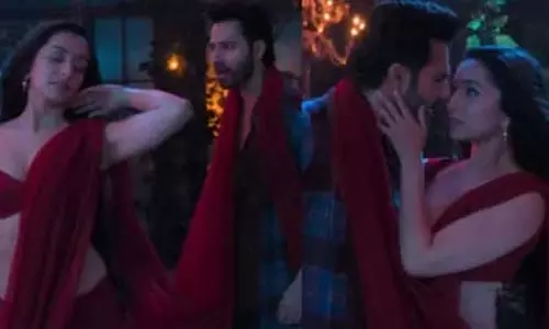 Shraddha -वरुण की केमिस्ट्री पर फैंस की उत्सुकता, डायरेक्टर ने दिया हिंट Shraddha -वरुण की केमिस्ट्री पर फैंस की उत्सुकता, डायरेक्टर ने दिया हिंट