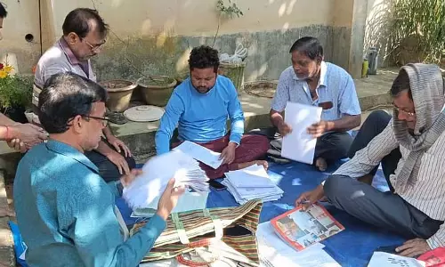 क्लबों, घरों और मंदिरों में form बांटने को लेकर विवाद
