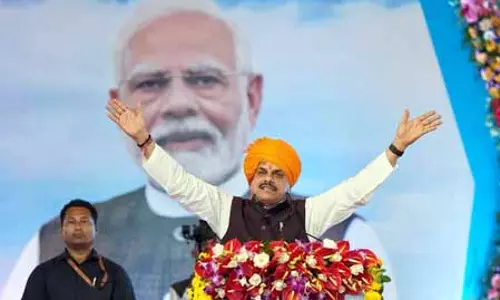 मध्य प्रदेश में लाडली बहनाओं में खुशी की लहर, 250 रुपए का किया इजाफा मध्य प्रदेश में लाडली बहनाओं में खुशी की लहर, 250 रुपए का किया इजाफा