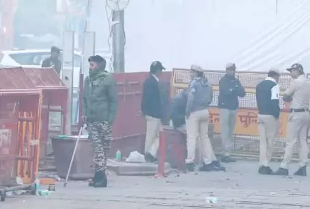 i20 कार में विस्फोट की जांच जारी, आज सुबह भी FSL और सुरक्षाकर्मियों की टीम स्पॉट पर मौजूद i20 कार में विस्फोट की जांच जारी, आज सुबह भी FSL और सुरक्षाकर्मियों की टीम स्पॉट पर मौजूद