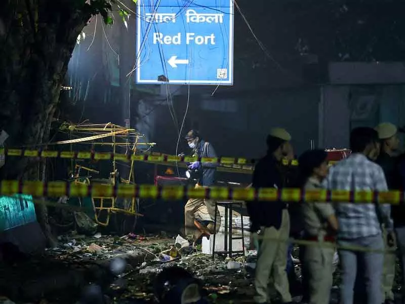 कनाडा ने दिल्ली में हुए भयावह विस्फोट पर शोक व्यक्त किया कनाडा ने दिल्ली में हुए भयावह विस्फोट पर शोक व्यक्त किया