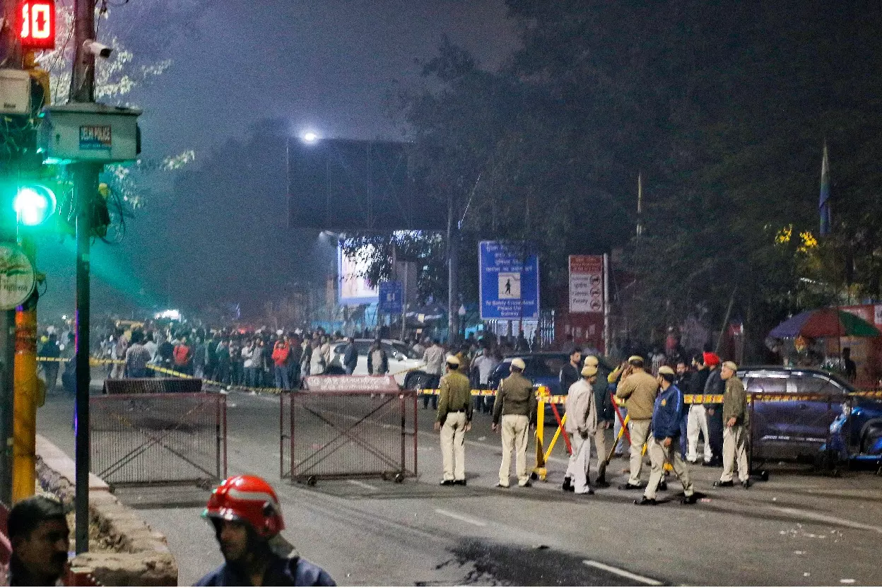 लाल किला विस्फोट: नेताओं ने प्रभावित परिवारों के प्रति संवेदना व्यक्त की लाल किला विस्फोट: नेताओं ने प्रभावित परिवारों के प्रति संवेदना व्यक्त की