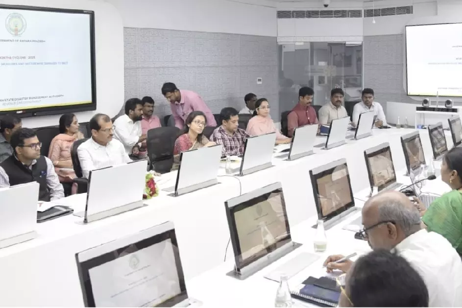 Andhra ने केंद्रीय टीम को बताया, चक्रवात मोन्था से 6,384 करोड़ रुपये का नुकसान हुआ Andhra ने केंद्रीय टीम को बताया, चक्रवात मोन्था से 6,384 करोड़ रुपये का नुकसान हुआ