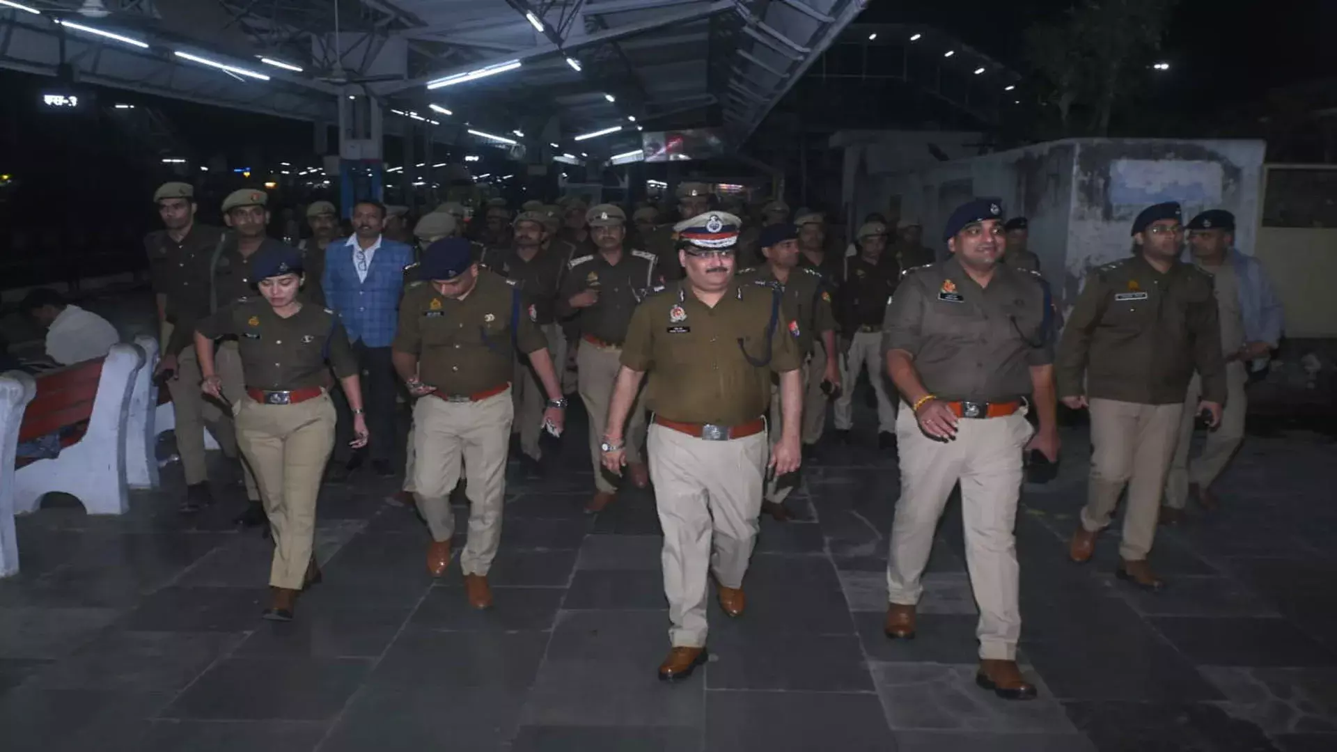 Bareilly: दिल्ली धमाके के बाद जिले में सुरक्षा व्यवस्था सख्त Bareilly: दिल्ली धमाके के बाद जिले में सुरक्षा व्यवस्था सख्त