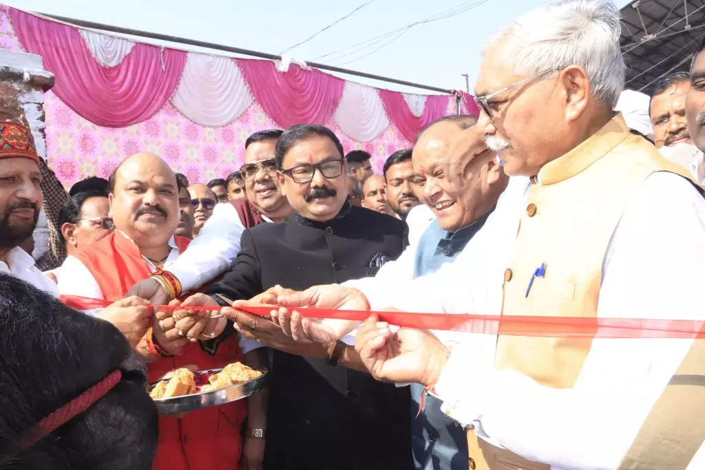 Bareilly: सेमीखेड़ा मिल में उत्साह के साथ पेराई सत्र की शुरुआत Bareilly: सेमीखेड़ा मिल में उत्साह के साथ पेराई सत्र की शुरुआत