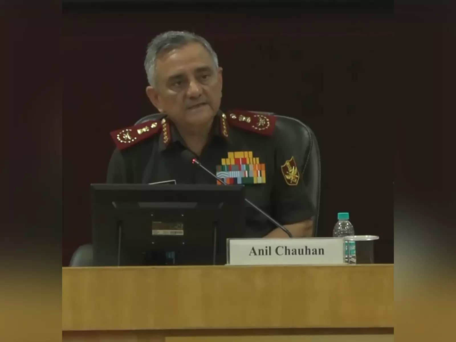 CDS ने कहा युद्ध में कोई उपविजेता नहीं, आधुनिक युद्ध में प्रौद्योगिकी की अहम भूमिका बताई CDS ने कहा युद्ध में कोई उपविजेता नहीं, आधुनिक युद्ध में प्रौद्योगिकी की अहम भूमिका बताई