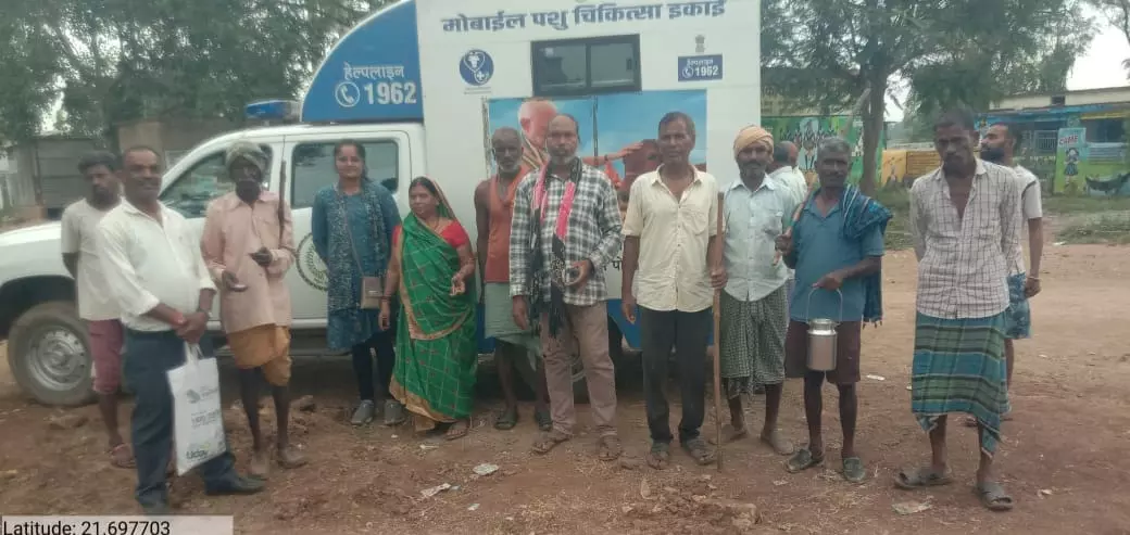 मोबाइल वेटनरी यूनिट से गांव -गांव में पशुओं का उपचार मोबाइल वेटनरी यूनिट से गांव -गांव में पशुओं का उपचार
