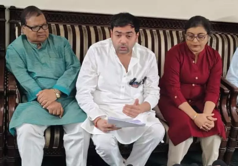 रेवाड़ी में 32 हजार बल्क और 4 हजार डुप्लीकेट मतदाता पाए गए चिरंजीव राव रेवाड़ी में 32 हजार बल्क और 4 हजार डुप्लीकेट मतदाता पाए गए चिरंजीव राव