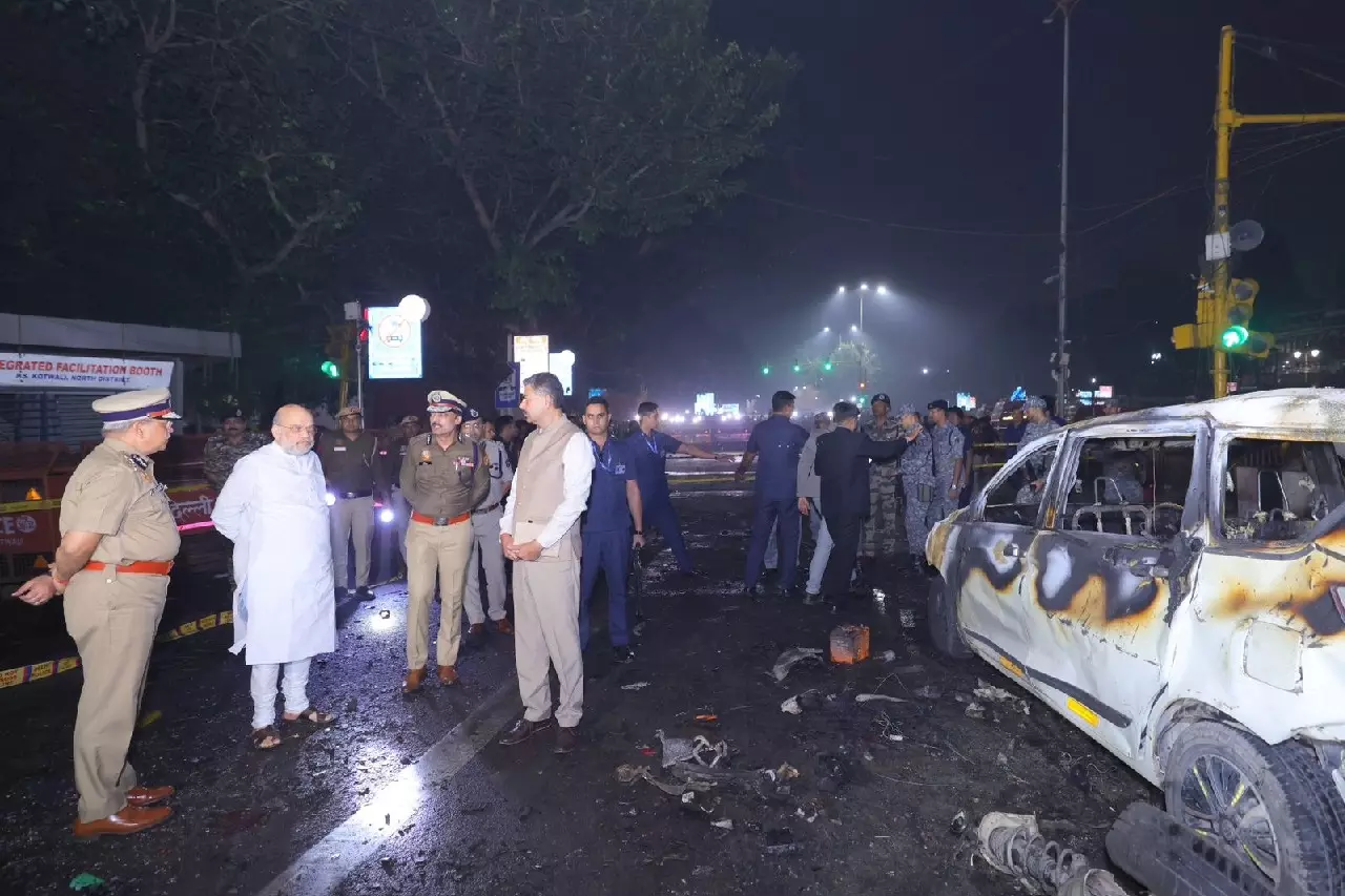 Delhi blast: अमित शाह उच्च स्तरीय सुरक्षा समीक्षा बैठक की अध्यक्षता करेंगे Delhi blast: अमित शाह उच्च स्तरीय सुरक्षा समीक्षा बैठक की अध्यक्षता करेंगे