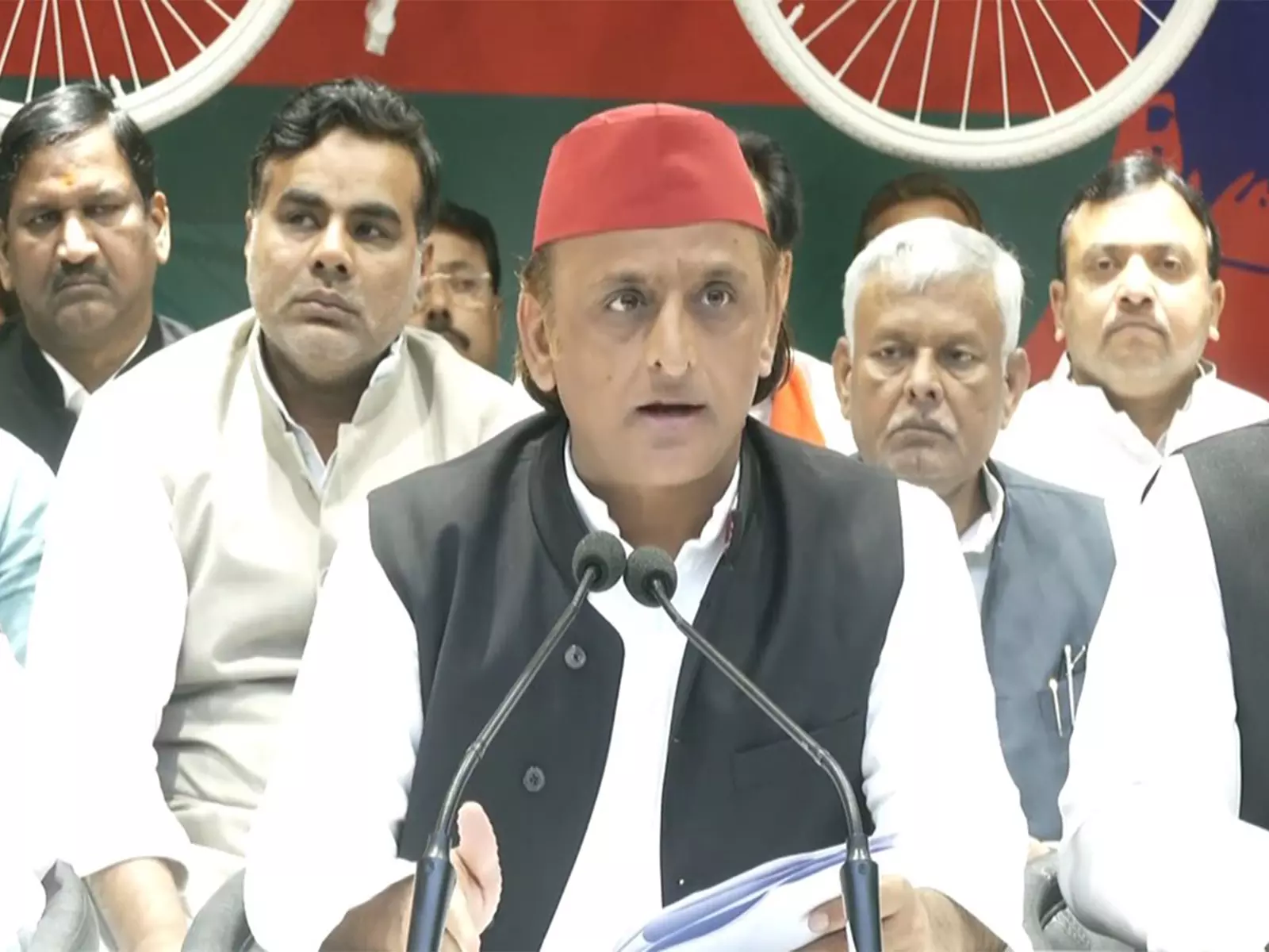Akhilesh Yadav ने युवा-संचालित समावेशी विकास के लिए विज़न इंडिया किया लॉन्च Akhilesh Yadav ने युवा-संचालित समावेशी विकास के लिए विज़न इंडिया किया लॉन्च