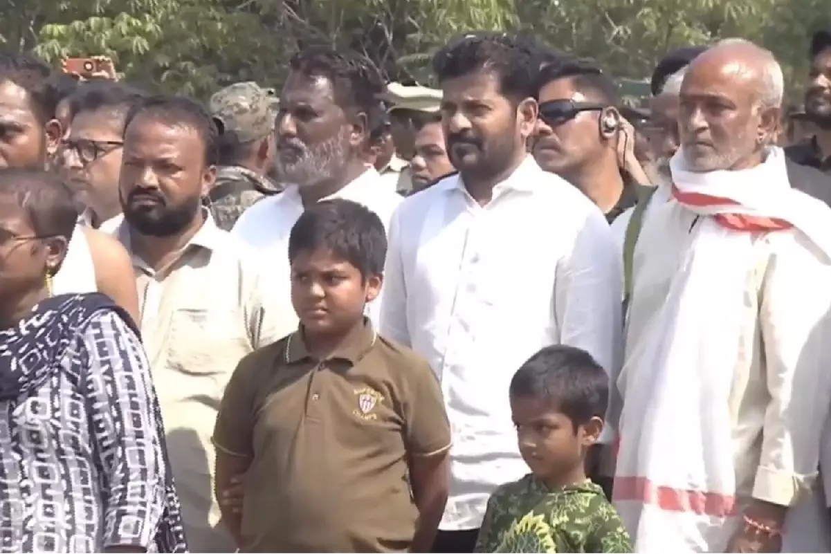 Telangana के मुख्यमंत्री और मंत्रियों ने कवि अंदेसरी को अंतिम विदाई दी Telangana के मुख्यमंत्री और मंत्रियों ने कवि अंदेसरी को अंतिम विदाई दी