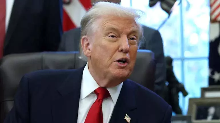 Trump ने अमेरिकी सुप्रीम कोर्ट से 5 मिलियन डॉलर के सिविल मामले की समीक्षा करने का अनुरोध किया Trump ने अमेरिकी सुप्रीम कोर्ट से 5 मिलियन डॉलर के सिविल मामले की समीक्षा करने का अनुरोध किया