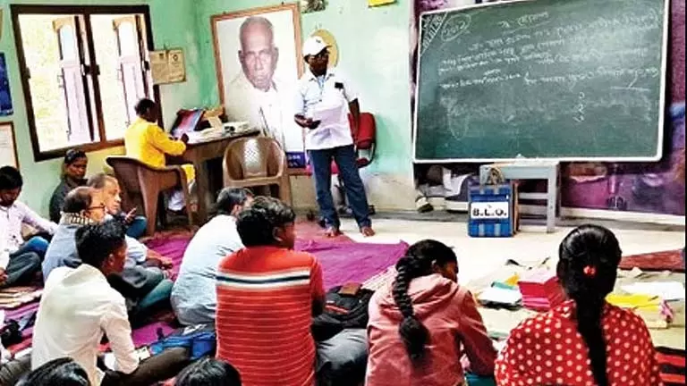 अंतिम संस्कार कर्मियों के लिए SIR फॉर्म भरने में आने वाली समस्याओं के समाधान हेतु प्रशिक्षण शिविर शुरू अंतिम संस्कार कर्मियों के लिए SIR फॉर्म भरने में आने वाली समस्याओं के समाधान हेतु प्रशिक्षण शिविर शुरू