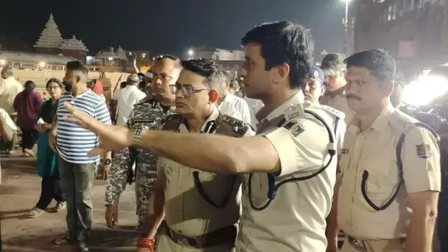 सेंट्रल रेंज के DIG सत्यजीत नाइक ने पुरी में पुलिस व्यवस्था की समीक्षा की सेंट्रल रेंज के DIG सत्यजीत नाइक ने पुरी में पुलिस व्यवस्था की समीक्षा की