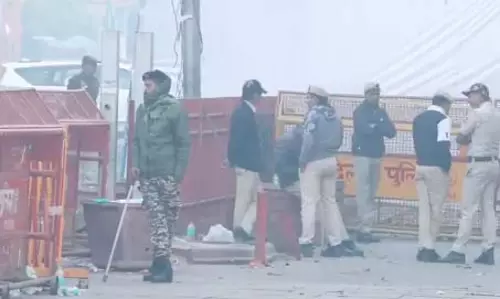 i20 कार में विस्फोट की जांच जारी, आज सुबह भी FSL और सुरक्षाकर्मियों की टीम स्पॉट पर मौजूद i20 कार में विस्फोट की जांच जारी, आज सुबह भी FSL और सुरक्षाकर्मियों की टीम स्पॉट पर मौजूद