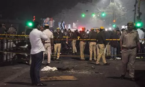 दिल्ली विस्फोट : अमेरिका ने संवेदना व्यक्त की, कहा- स्थिति पर है बारीकी से नजर दिल्ली विस्फोट : अमेरिका ने संवेदना व्यक्त की, कहा- स्थिति पर है बारीकी से नजर