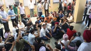Panjab विश्वविद्यालय विरोध प्रदर्शन: चंडीगढ़ में स्कूली बच्चों पर दमन का असर