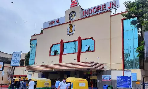 Indore: इंदौर रेलवे स्टेशन पर QR कोड से ऑटो-रिक्शा ड्राइवर वेरिफिकेशन Indore: इंदौर रेलवे स्टेशन पर QR कोड से ऑटो-रिक्शा ड्राइवर वेरिफिकेशन