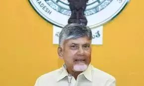 CM नायडू ने कहा, चालान केवल यातायात नियमों के बार-बार उल्लंघन पर ही काटे जाएंगे CM नायडू ने कहा, चालान केवल यातायात नियमों के बार-बार उल्लंघन पर ही काटे जाएंगे