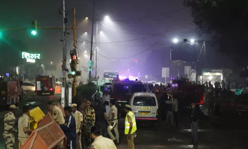 Delhi: लाल किले के पास कार ब्लास्ट में 8 की मौत, दर्जनों घायल