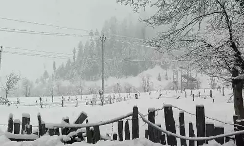 Kupwara सर्दियों में बिजली कटौती, माछिल के निवासी बुनियादी मातृत्व देखभाल के लिए संघर्षरत