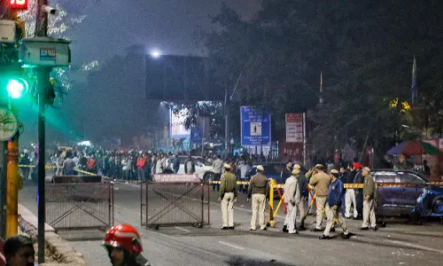 लाल किला विस्फोट: नेताओं ने प्रभावित परिवारों के प्रति संवेदना व्यक्त की लाल किला विस्फोट: नेताओं ने प्रभावित परिवारों के प्रति संवेदना व्यक्त की
