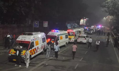 देशभर के नेताओं ने लाल किला विस्फोट पीड़ित परिवारों के प्रति संवेदना प्रकट की देशभर के नेताओं ने लाल किला विस्फोट पीड़ित परिवारों के प्रति संवेदना प्रकट की