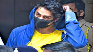 Aryan Khan बीमार धर्मेंद्र से अस्पताल में मिलने गए, परिवार ने किया खंडन