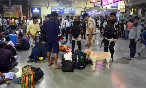 लाल किला विस्फोट के बाद हैदराबाद में हाई अलर्ट लाल किला विस्फोट के बाद हैदराबाद में हाई अलर्ट
