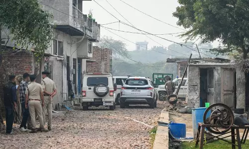 Faridabad के धौज थाना क्षेत्र में 800 से अधिक पुलिसकर्मी व्यापक तलाशी अभियान पर Faridabad के धौज थाना क्षेत्र में 800 से अधिक पुलिसकर्मी व्यापक तलाशी अभियान पर