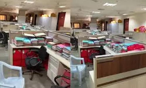 Chandigarh: सरकारी कार्यालयों में कामकाज ठप, जानें वजह Chandigarh: सरकारी कार्यालयों में कामकाज ठप, जानें वजह