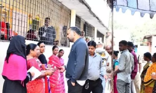Jubilee Hills bypoll: पहले दो घंटों में 9.2 प्रतिशत मतदान, मतदान जारी Jubilee Hills bypoll: पहले दो घंटों में 9.2 प्रतिशत मतदान, मतदान जारी