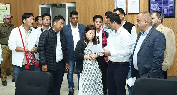 Arunachal : पुल ने पुनर्वास एवं पुनर्वास नीति की जानकारी प्राप्त करने के लिए टिहरी बांध का दौरा किया Arunachal : पुल ने पुनर्वास एवं पुनर्वास नीति की जानकारी प्राप्त करने के लिए टिहरी बांध का दौरा किया