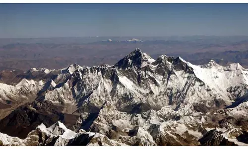 Everest अंतरिक्ष से पृथ्वी का सबसे निकटतम बिंदु क्यों नहीं है?