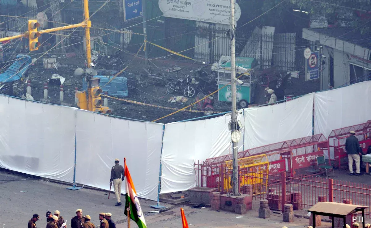 Delhi विस्फोट में संदिग्ध कश्मीरी डॉक्टरों के परिवार ने कहा, कोई आतंकी लिंक नहीं
