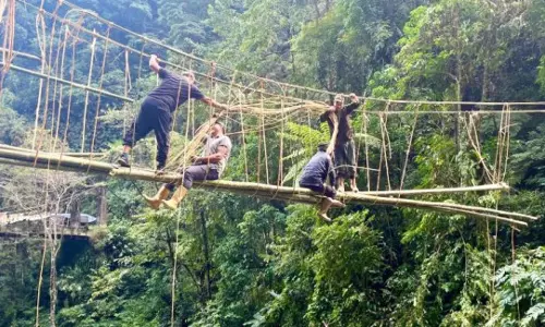 Sikkim ने पारंपरिक लेप्चा बेंत पुलों को पुनर्जीवित करने के लिए रु-सोम पहल शुरू की Sikkim ने पारंपरिक लेप्चा बेंत पुलों को पुनर्जीवित करने के लिए रु-सोम पहल शुरू की