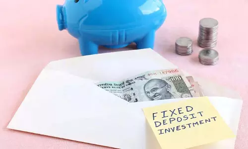 PPF vs FD: लंबी अवधि के लिए आपको कौन सा चुनना चाहिए? PPF vs FD: लंबी अवधि के लिए आपको कौन सा चुनना चाहिए?
