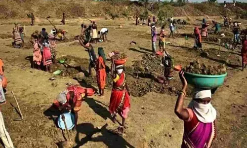 रोजगार गारंटी योजना में करोड़ों रुपये का घोटाला, आपराधिक मामला दर्ज करने का आदेश रोजगार गारंटी योजना में करोड़ों रुपये का घोटाला, आपराधिक मामला दर्ज करने का आदेश