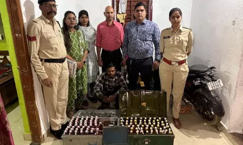 अवैध शराब पर आबकारी विभाग की बड़ी कार्रवाई, दो आरोपी गिरफ्तार