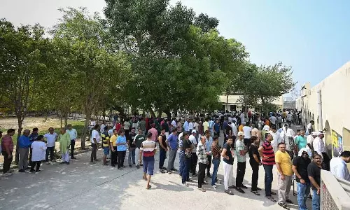 वोटिंग के दौरान हुई झड़प, दो राजनीतिक दलों के समर्थक भिड़े