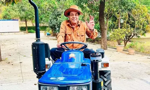Dharmendra की 335 करोड़ की संपत्ति और 100 एकड़ फार्महाउस का खुलासा Dharmendra की 335 करोड़ की संपत्ति और 100 एकड़ फार्महाउस का खुलासा