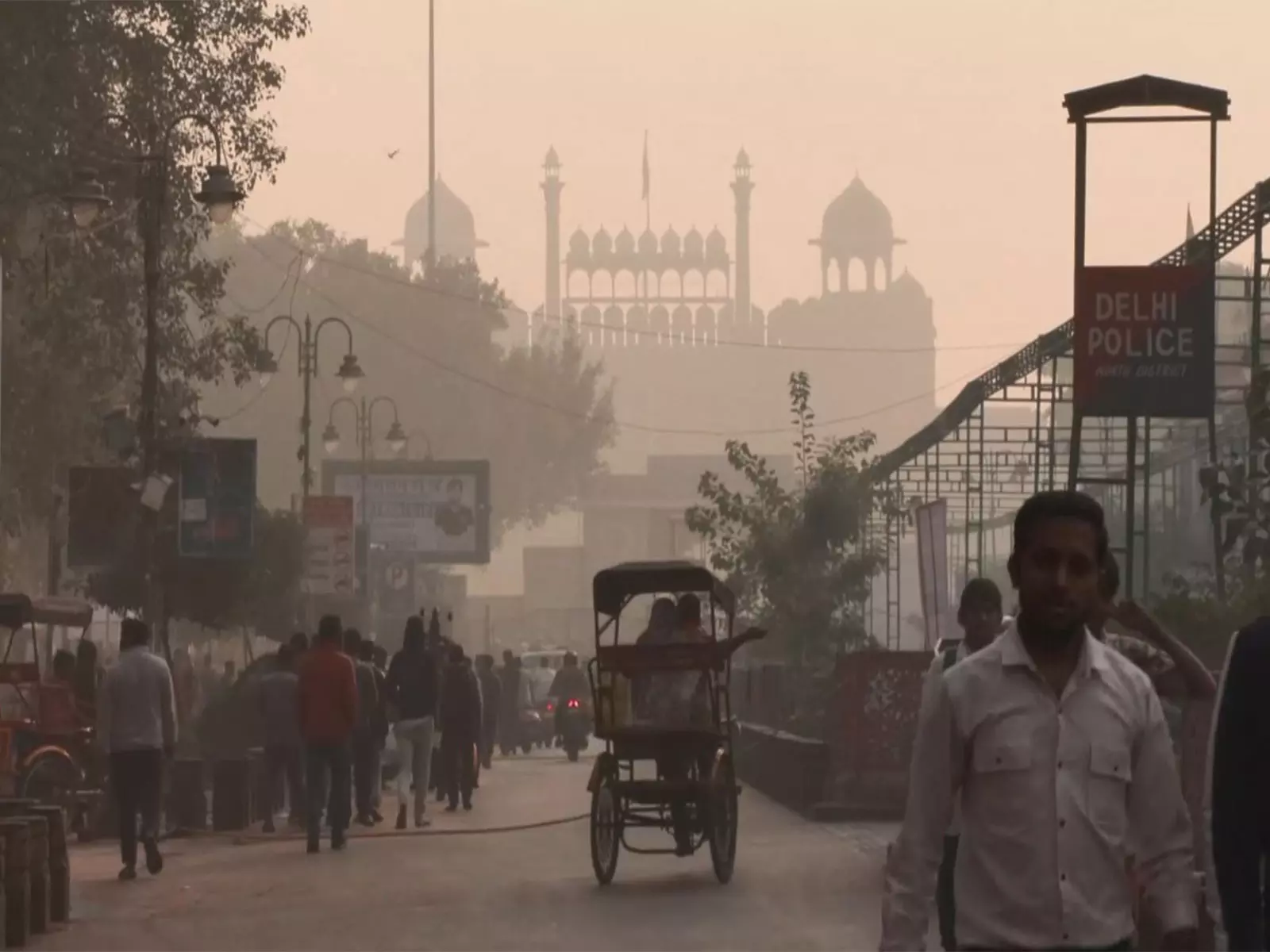 As winter sets in, लुधियाना में स्ट्रीट लाइटें न होने से दुर्घटना का खतरा As winter sets in, लुधियाना में स्ट्रीट लाइटें न होने से दुर्घटना का खतरा