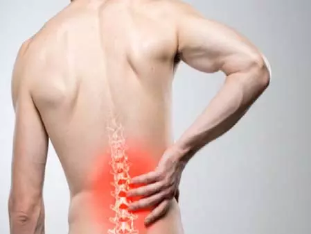 पीठ की चिक की समस्या बिगाड़ सकती है शरीर का संतुलन, घरेलू उपायों से मिलेगी राहत पीठ की चिक की समस्या बिगाड़ सकती है शरीर का संतुलन, घरेलू उपायों से मिलेगी राहत