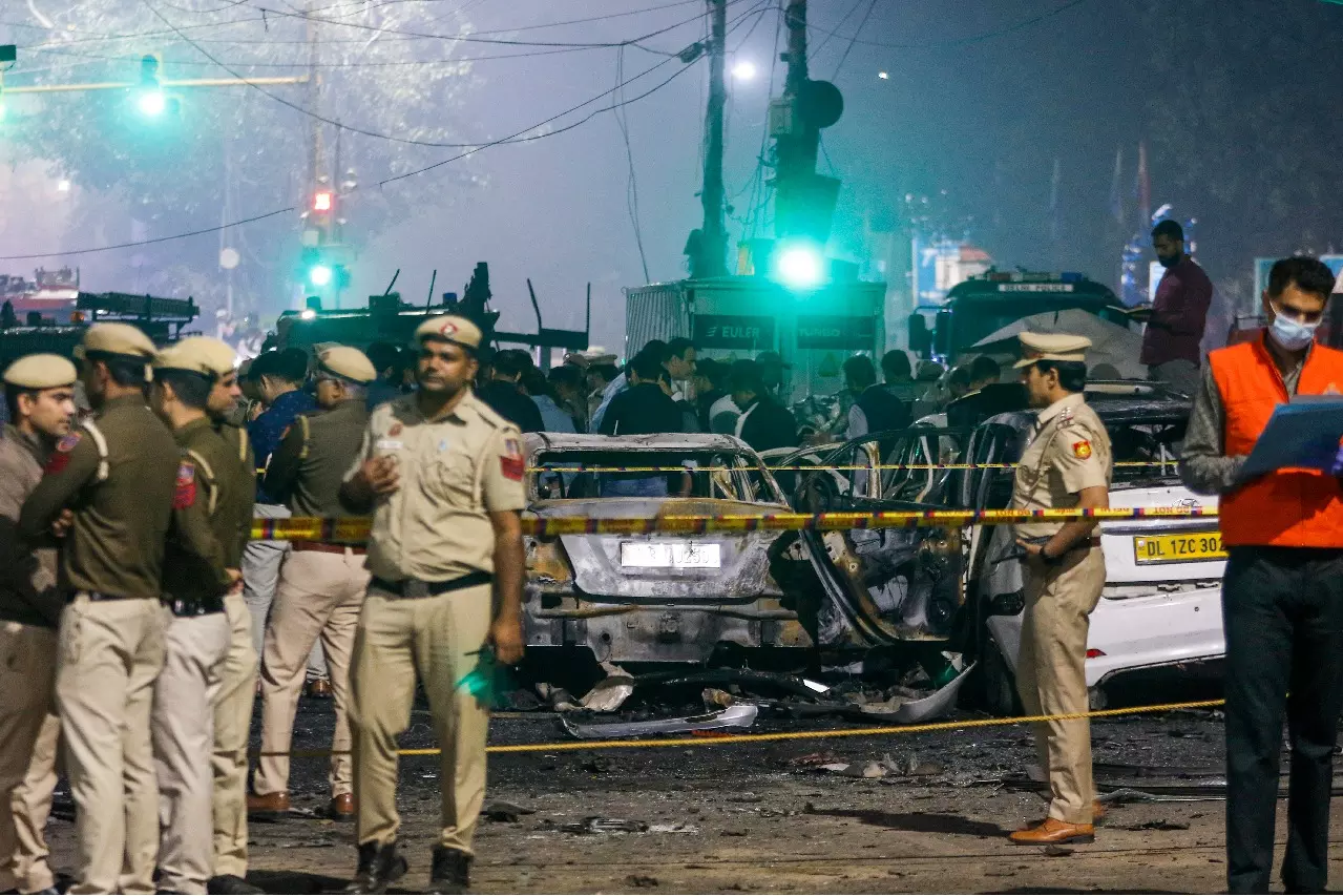 जांच में खुलासा: मौलवी इरफान ने चलाया था कट्टरपंथ फैलाने का अभियान जांच में खुलासा: मौलवी इरफान ने चलाया था कट्टरपंथ फैलाने का अभियान