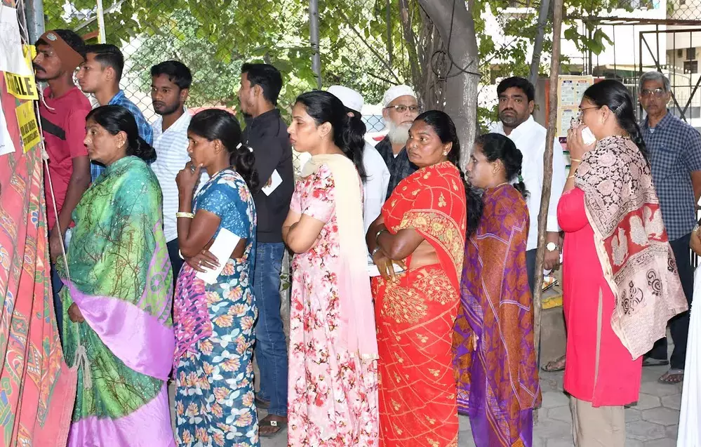 Telangana : जुबली हिल्स में मामूली झड़पों के साथ सुचारू मतदान Telangana : जुबली हिल्स में मामूली झड़पों के साथ सुचारू मतदान