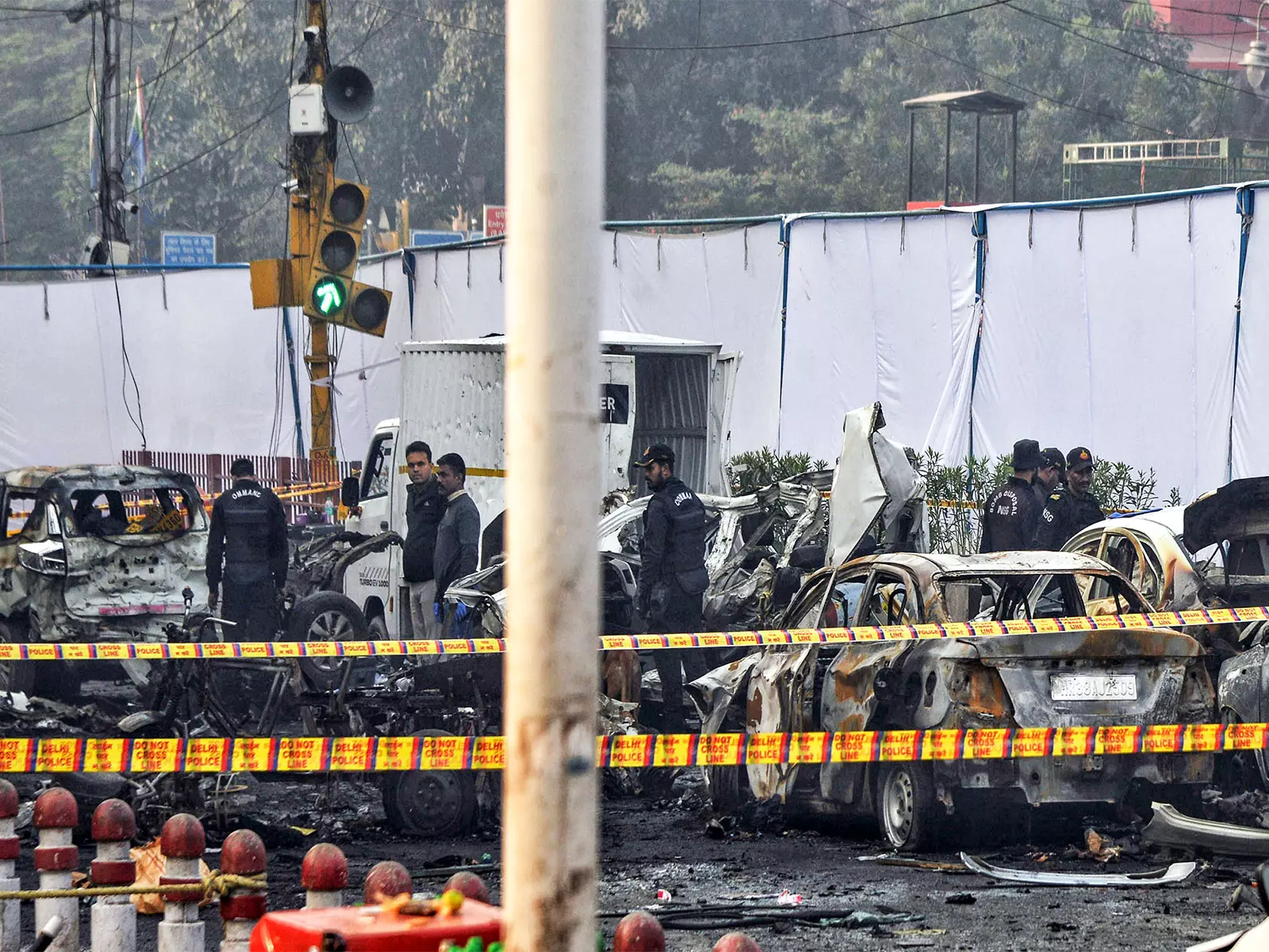 दिल्ली कार विस्फोट की जांच के लिए NIA ने गठित किया विशेष दल, जैश-ए-मोहम्मद से संबंध की जांच जारी दिल्ली कार विस्फोट की जांच के लिए NIA ने गठित किया विशेष दल, जैश-ए-मोहम्मद से संबंध की जांच जारी