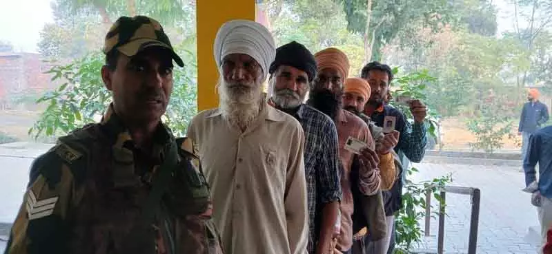 तरनतारन उपचुनाव: अकाली गुटों में पंथिक वोटों की होड़, नतीजे 2027 की दिशा तय करेंगे तरनतारन उपचुनाव: अकाली गुटों में पंथिक वोटों की होड़, नतीजे 2027 की दिशा तय करेंगे